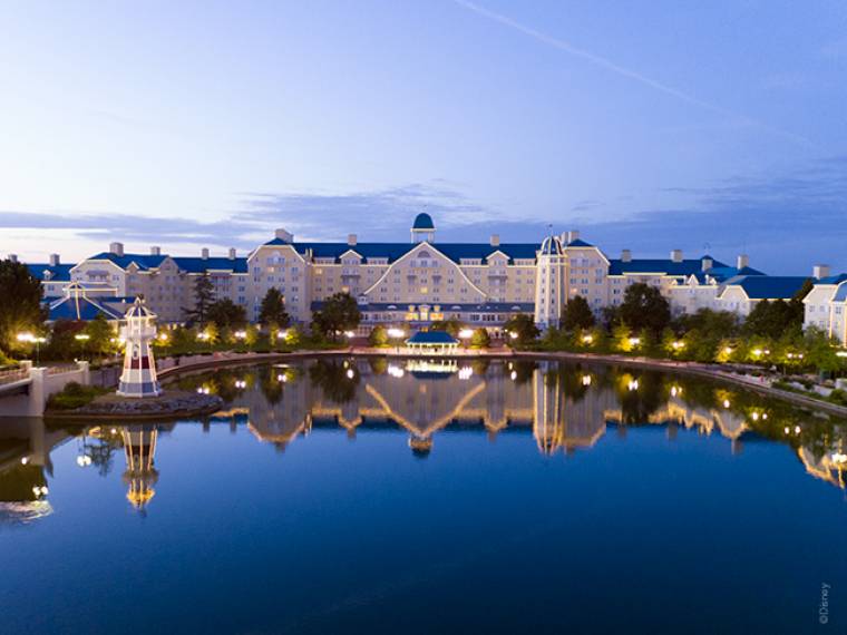 Disney's Hotel Newport Bay Club® / © Disney