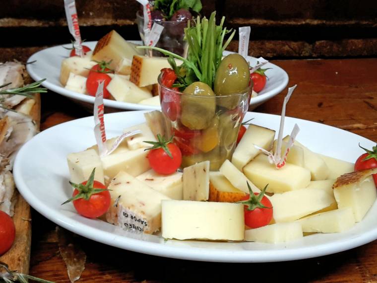 formaggi e olive