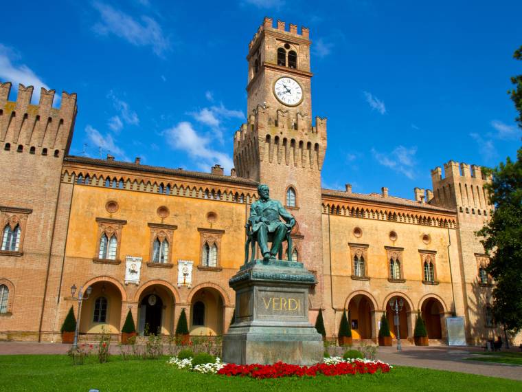 Busseto, piazza di Verdi © AdobeStock