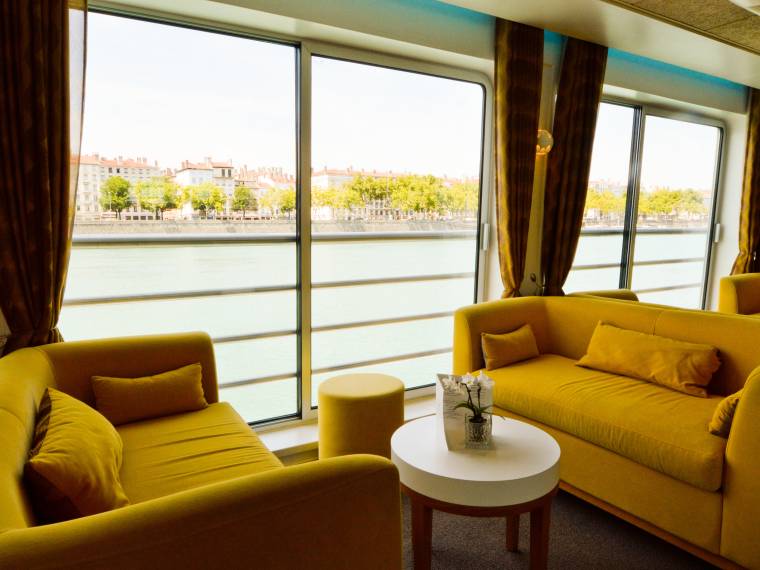 MS Camargue, salon-bar © Croisitek