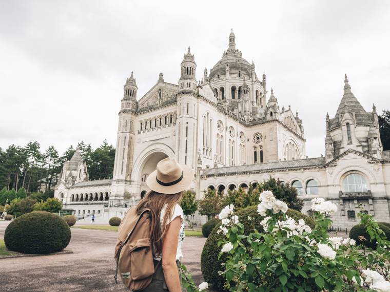 Basilique Sainte Therese de Lisieux © Maxime Coquard Bestjobers-Maxime_Coquard_-_Bestjobers