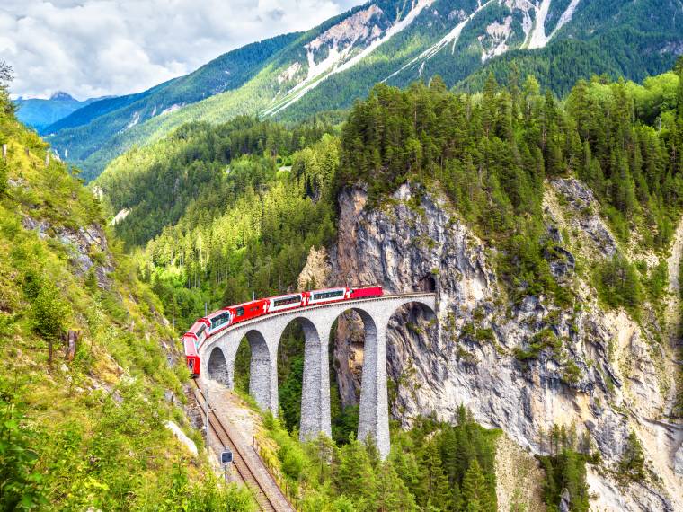 Bernina Express © AdobeStock_316428840