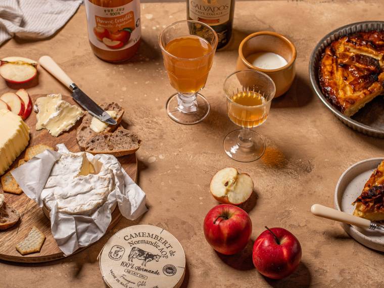 Scène de la gastronomie normande, pomme, fromage camembert, beurre, tarte © Mathilde Boclet
