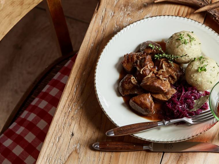 Repas de chasse © AdobeStock_278537994