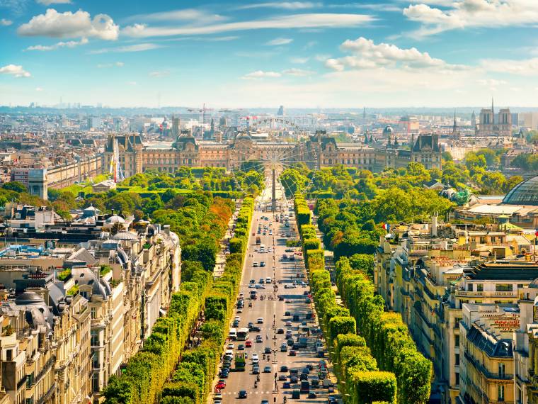 Paris, Champs Elysées © AdobeStock