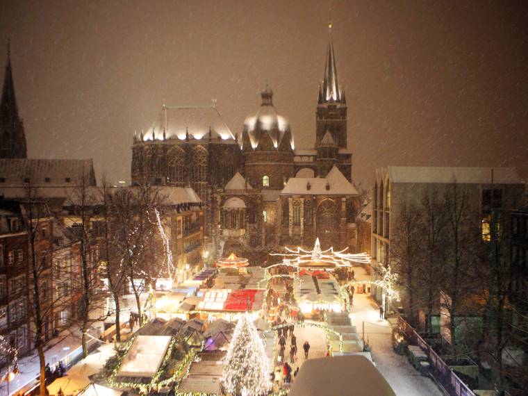 Weihnachtsmarkt-original-1 (c)µStadt Aachen