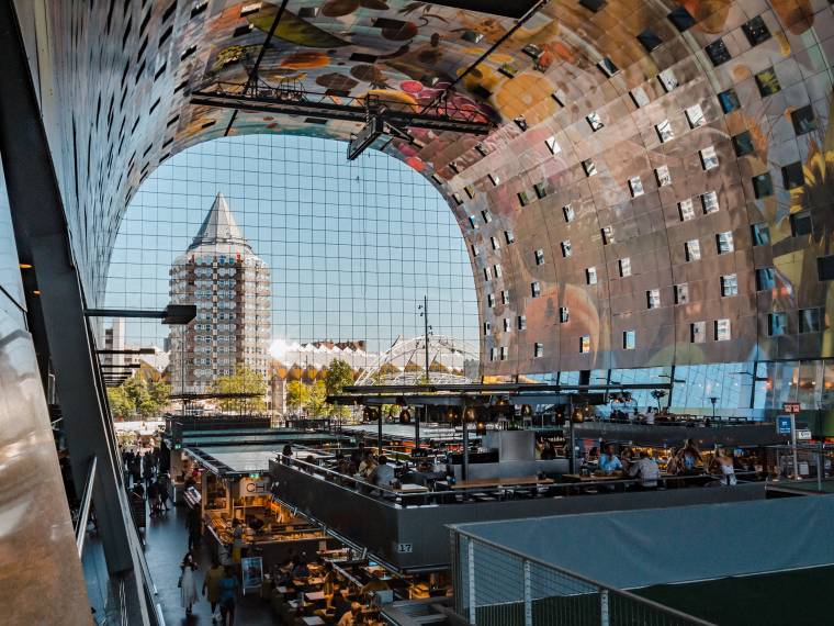 Rotterdam, le marché couvert © mike-van-den-bos-fbQv3cx--bM-unsplash
