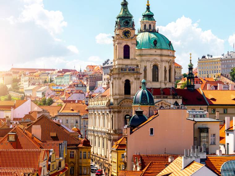 Prague, Mala Strana, église St-Nicolas © AdobeStock_125215078