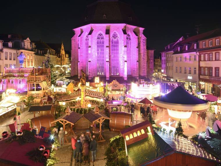 Heidelberg_Weihnachtsmarkt_am_Marktplatz_ © DZT - Francesco Carovillano