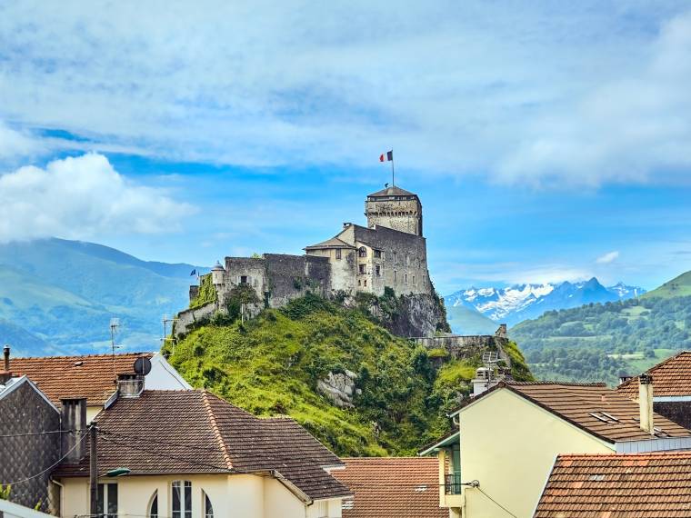 Lourdes, son château fort © AdobeStock_215050124