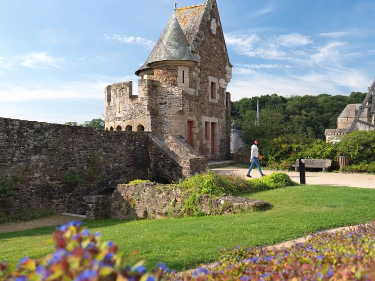 Fougères, dans le jardin des remparts © CRTB - PORIEL Thibault