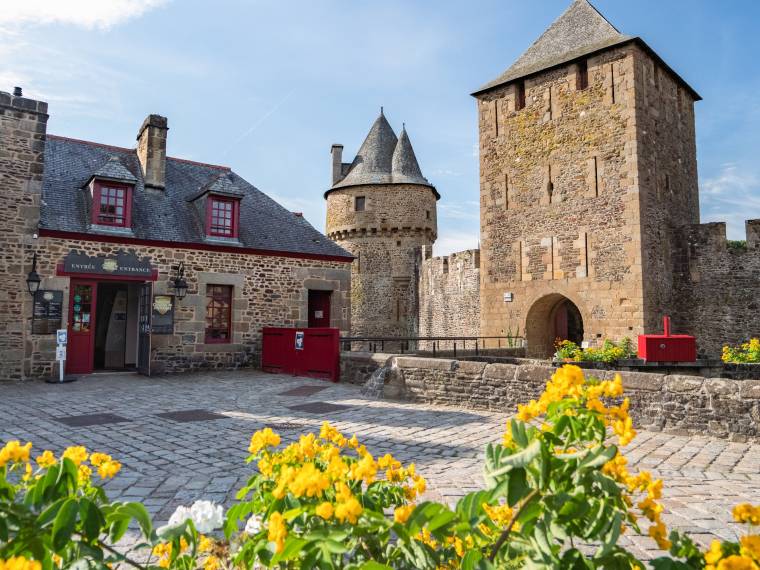 Fougères, entrée du château © CRTB - PORIEL Thibault