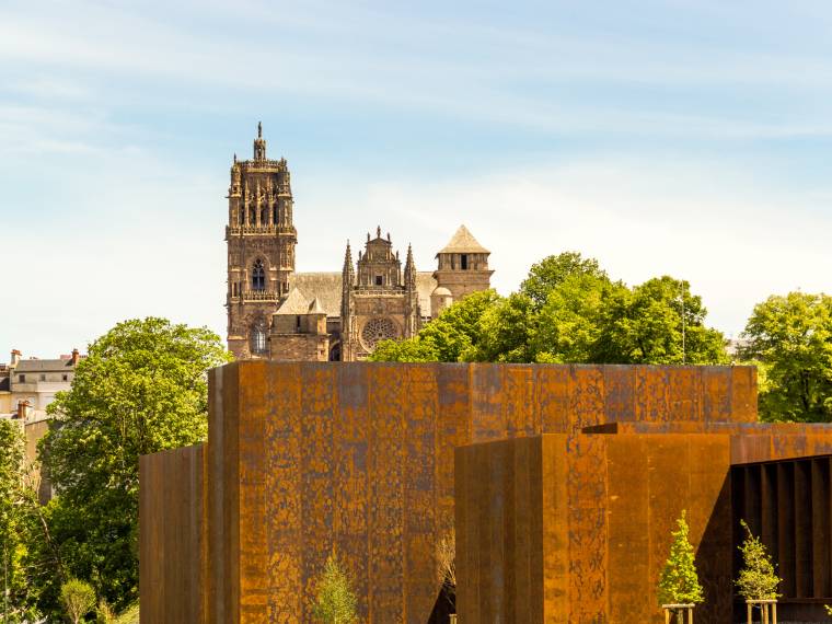 Musee Soulages et cathedrale de Rodez © M. Hennessy - Tourisme Aveyron