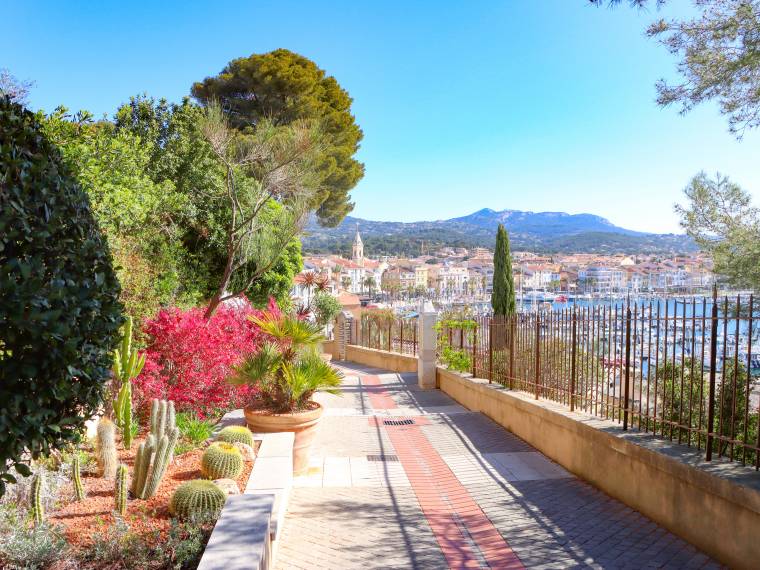 Montée des Oratoires - ©T.AUBINEAU-Sanary Tourisme