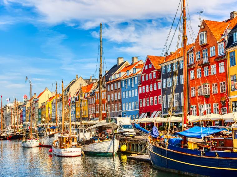 Copenhague, Nyhavn © AdobeStock_281390852