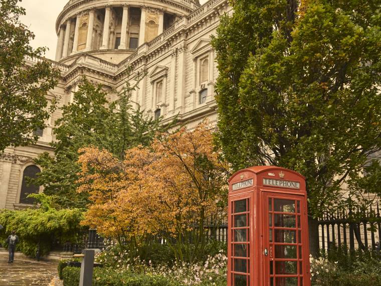 Red telephone ©Visit Britain - Sam Barker