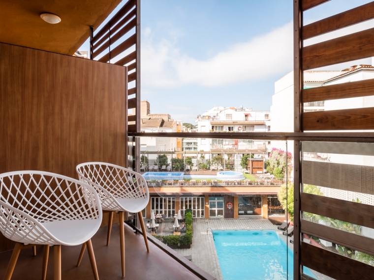 Balcon vue piscine