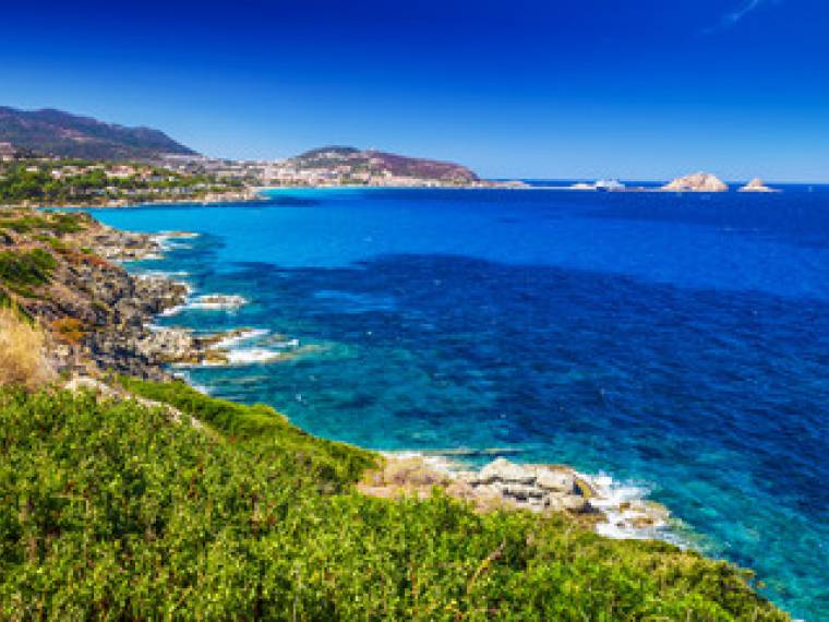 Ile Rousse © AdobeStock