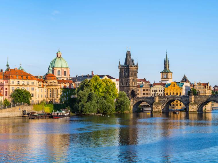 Prague, le pont Charles © Fotolia