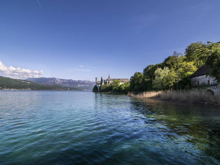 Abbaye de Hautecombe sur le lac du Bourget © SavoieMontBlanc-Bijasson (2)