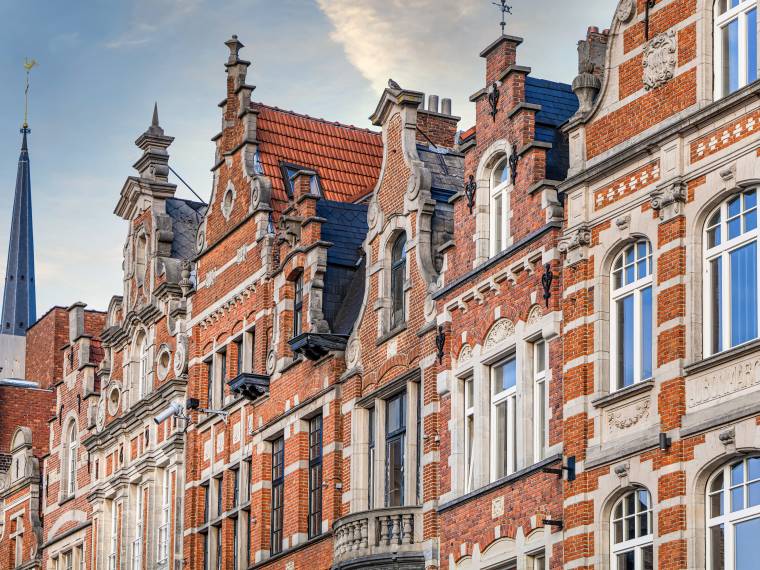 Louvain, Oude Markt © AdobeStock 