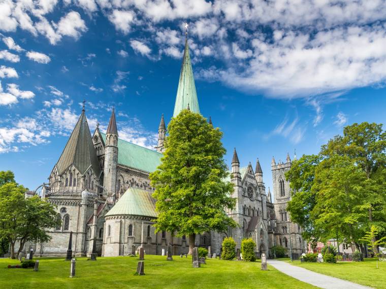 Trondheim, cathédrale Nidaros © AdobeStock_212573529