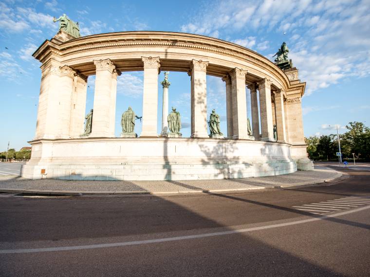 Place des Héros ©Envato
