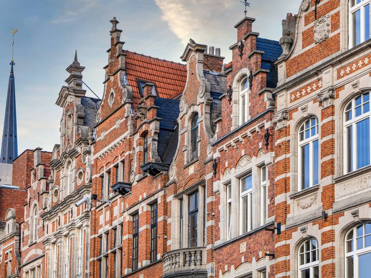 Louvain, Oude Markt © AdobeStock
