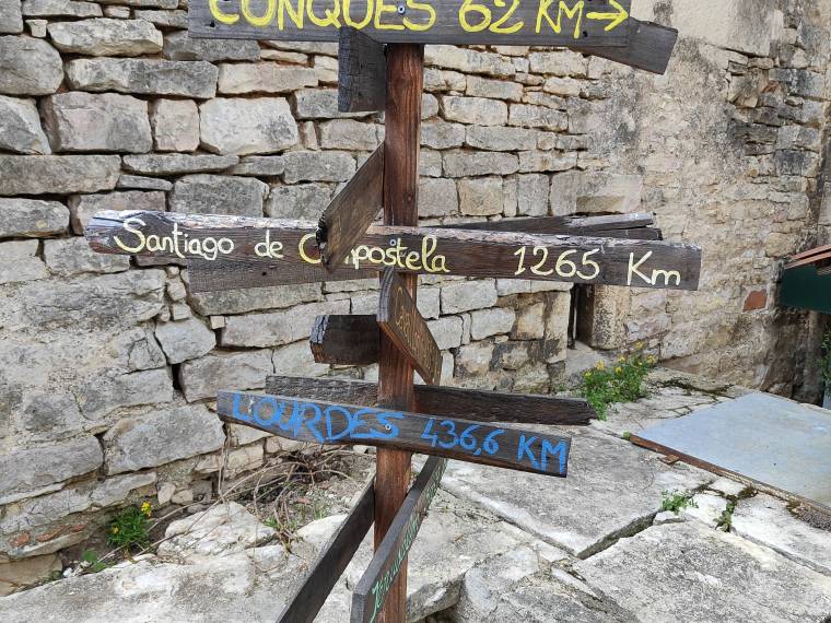 Signalétique Chemin de Compostelle © SPL Ouest Aveyron Tourisme