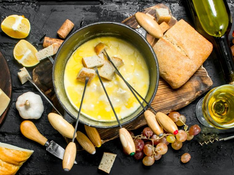 Fondue fromage © Envato_1