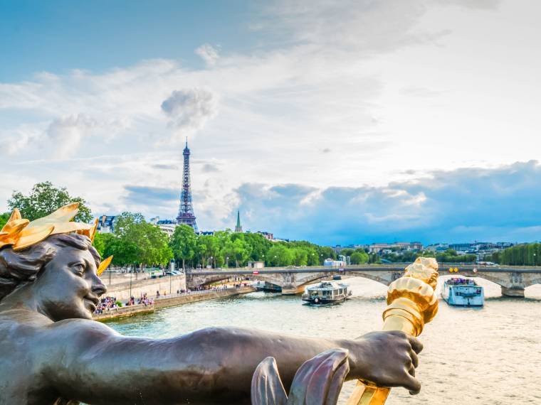 Paris, pont Alexandre III © Envato