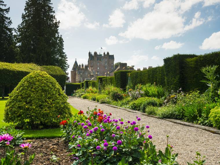 The Italian Garden at Glamis Castle © Visit Scotland - Kenny Lam