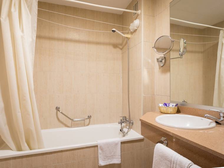 Hôtel Htop Royal Star - Costa Brava, Lloret de mar - 4 - Salle de bain (baignoire)