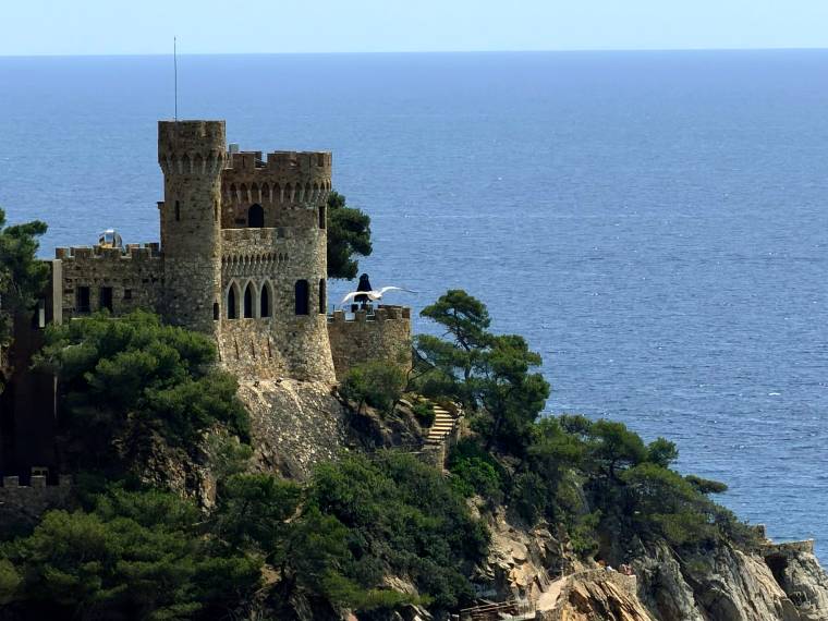 Hôtel Roger de Flor - Costa Brava, Lloret de Mar - 12 - Vue sur le château depuis la piscine