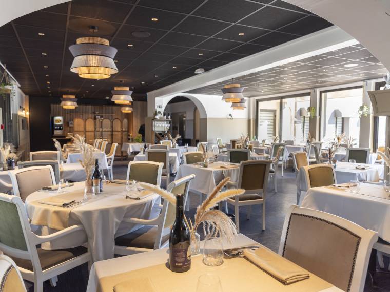 Hôtel-restaurant Les 13 Assiettes, restaurant