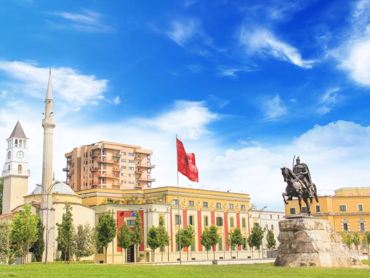 Tirana © AdobeStock