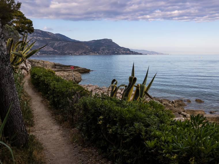 Cap d-Ail © Adobe Stock