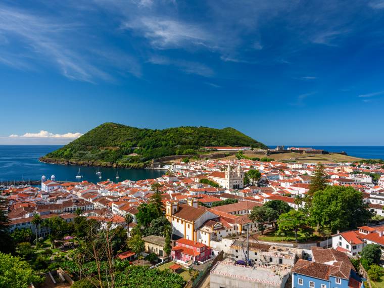 Angra do Heroismo © AdobeStock