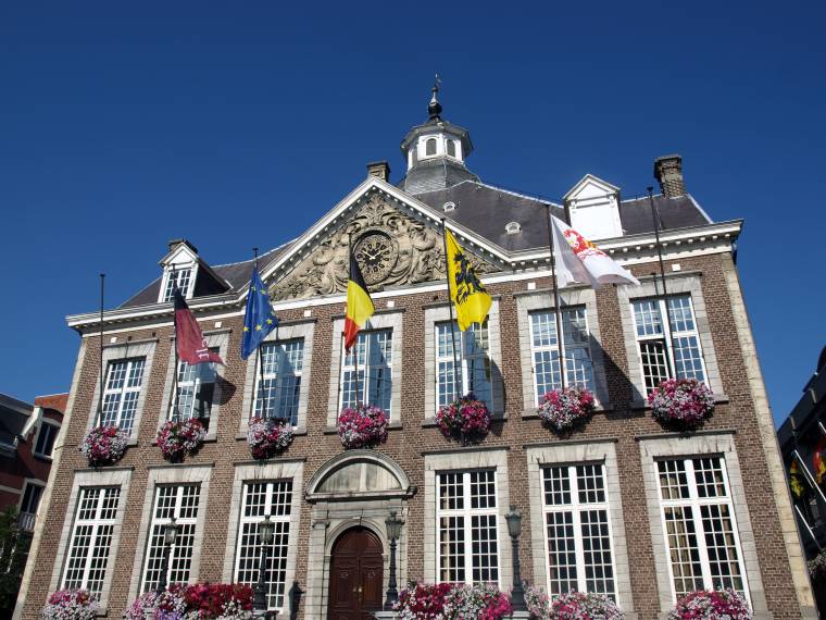 Hasselt Hôtel de Ville © AdobeStock_36396704