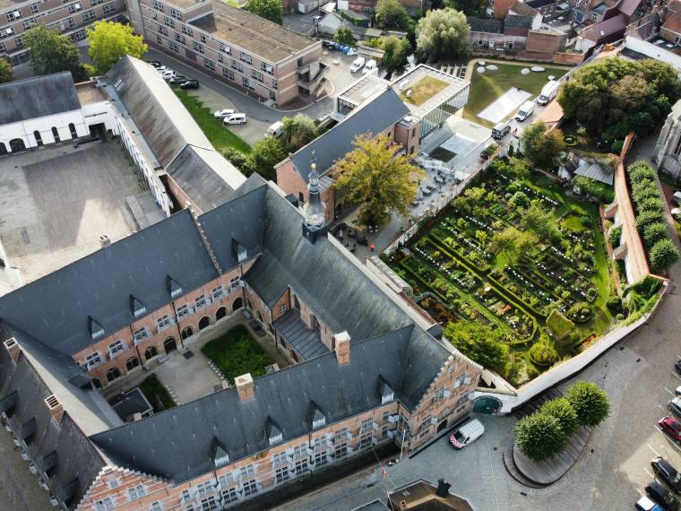 5534-33305-00076906-hndr-2025-h-c3-b4pital-notre-dame--c3-a0-la-rose---vue-a-c3-a9rienne (1) © HNDR