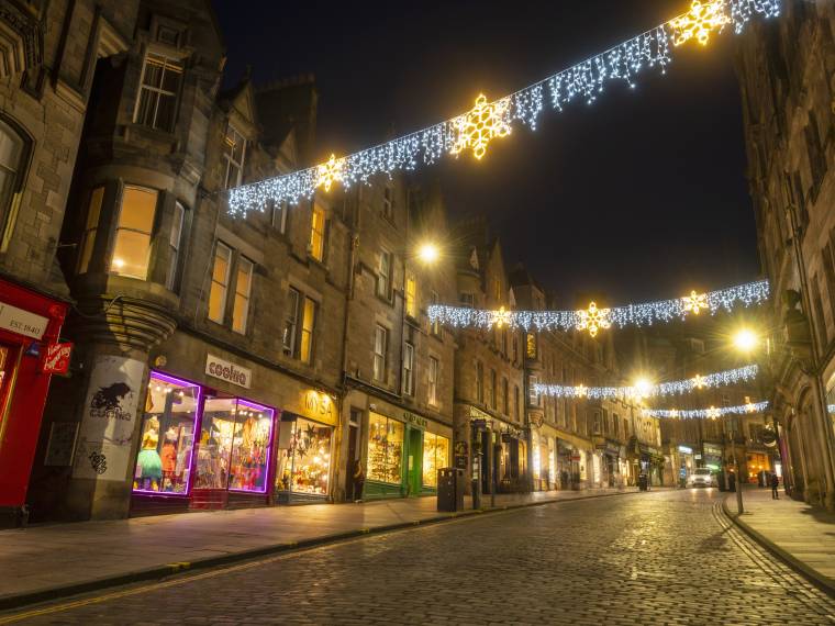 Cockburn Street Old Town Edinburgh © VisitScotland  Kenny Lam