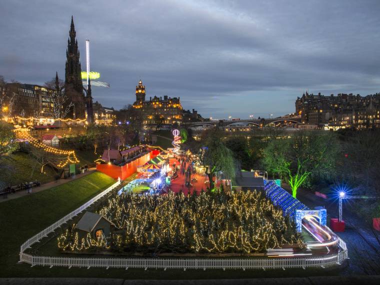 Santa Land in Princes St Gardens © VisitScotland  Kenny Lam