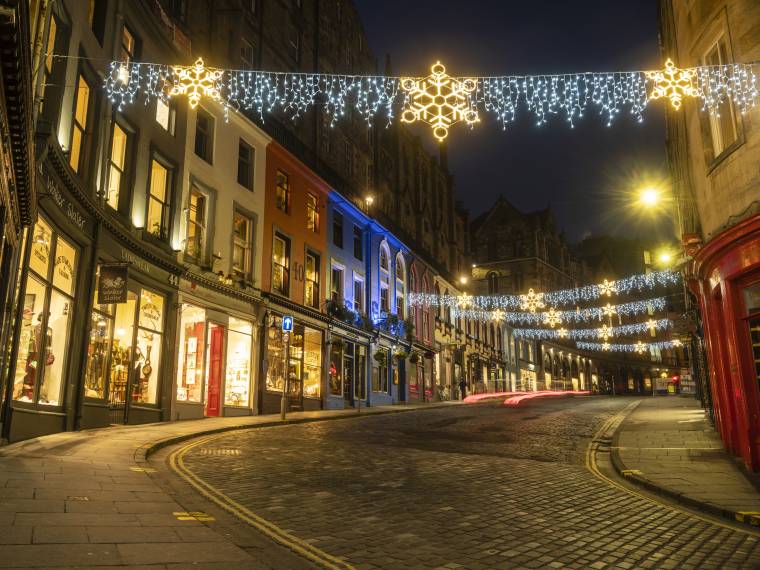 Victoria Street Old Town Edinburgh © VisitScotland  Kenny Lam