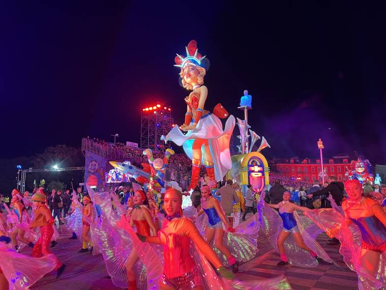 Carnaval de Nice, la Reine © Côte d-Azur France Tourisme - Nathalie Dalmasso