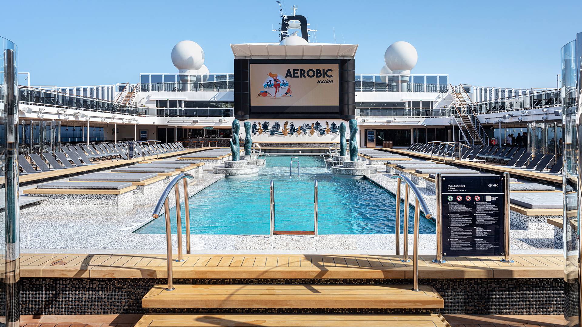 MSC Euribia - Piscine ©MSC