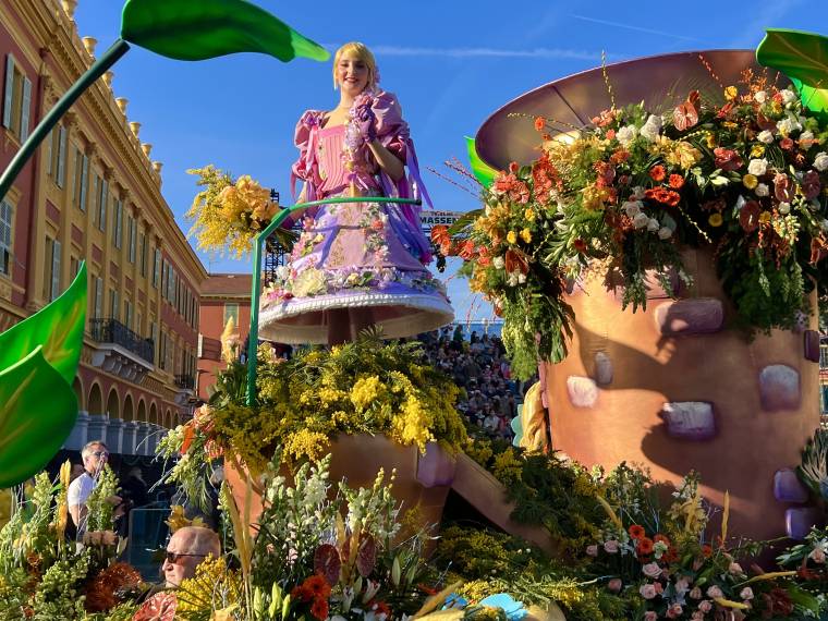 Bataille de fleurs © Côte d-Azur France Tourisme - Nathalie Dalmasso